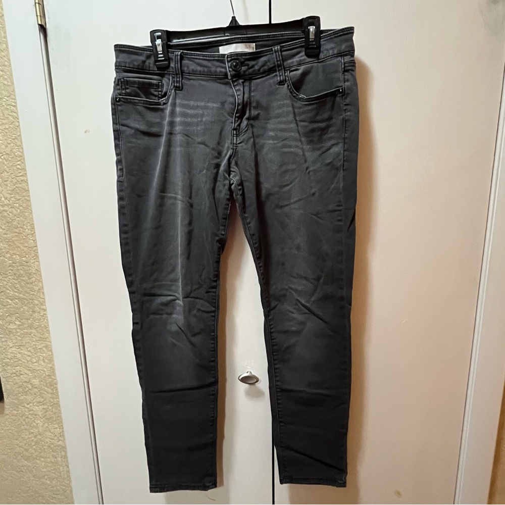 Daytrip Gray Skinny Jeans with Smooth Texture